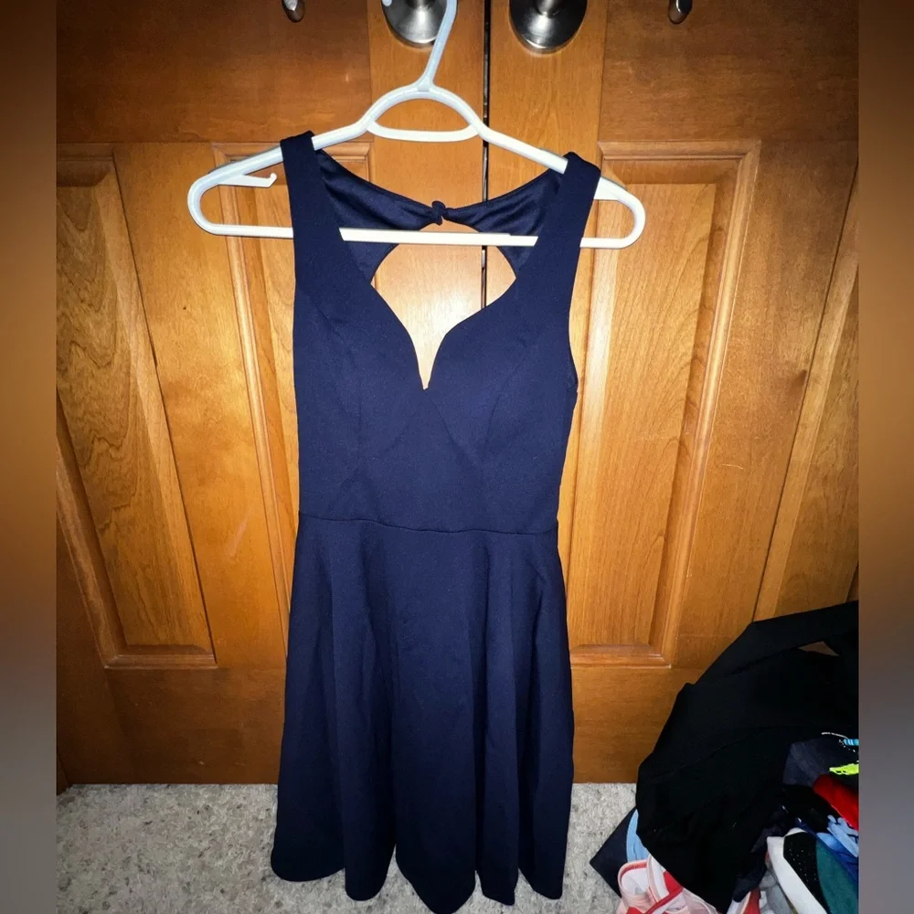 dark blue sequin mini dress Jessie Cutout Bodycon Dress, Pink / S dropping look mar_apr_23 Denim Cinema Look 6 Front Opening:Antiquee YKK Zipper